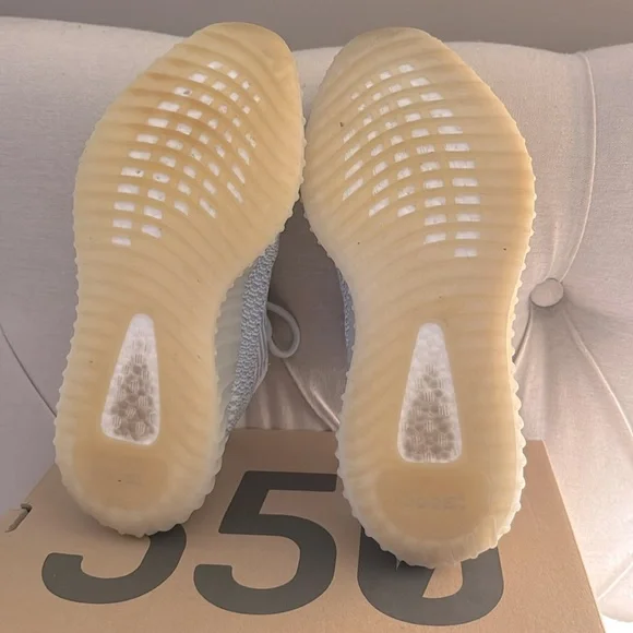 Yeezy Boost 350 V2 - Picture 6 of 9